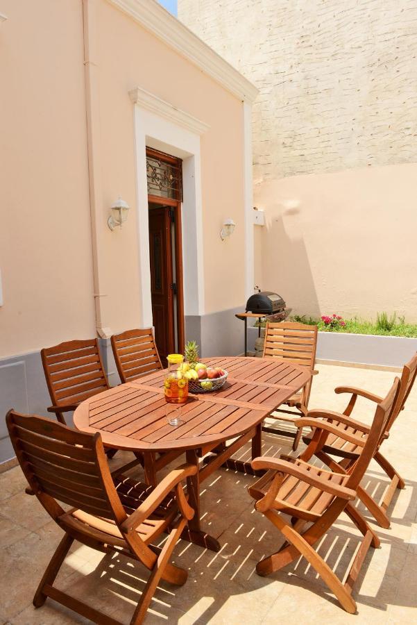 Classical Villa Archontiko D&M Rhodes City Kültér fotó